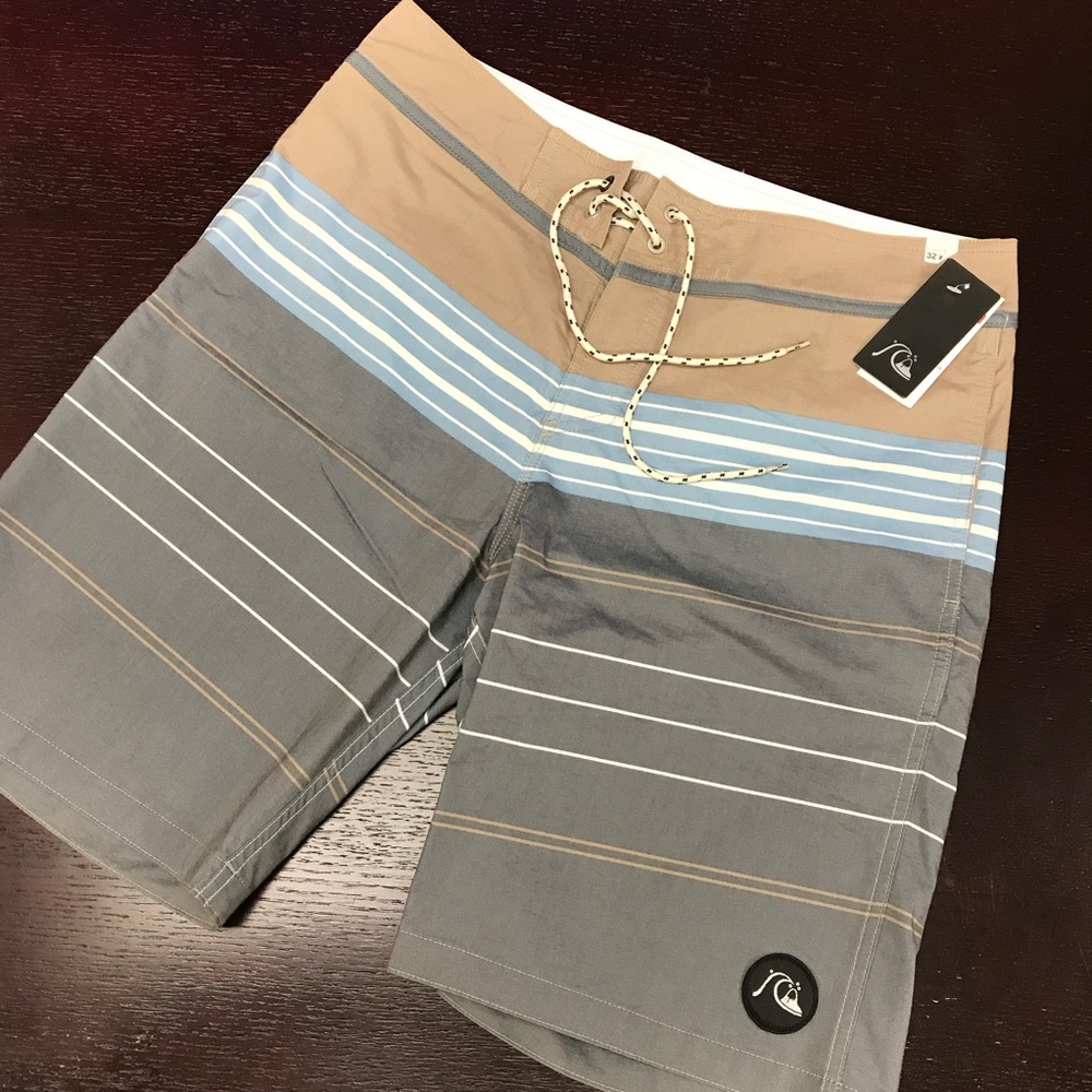 Quicksilver Mens Board Shorts NWT - Picture 1 of 6